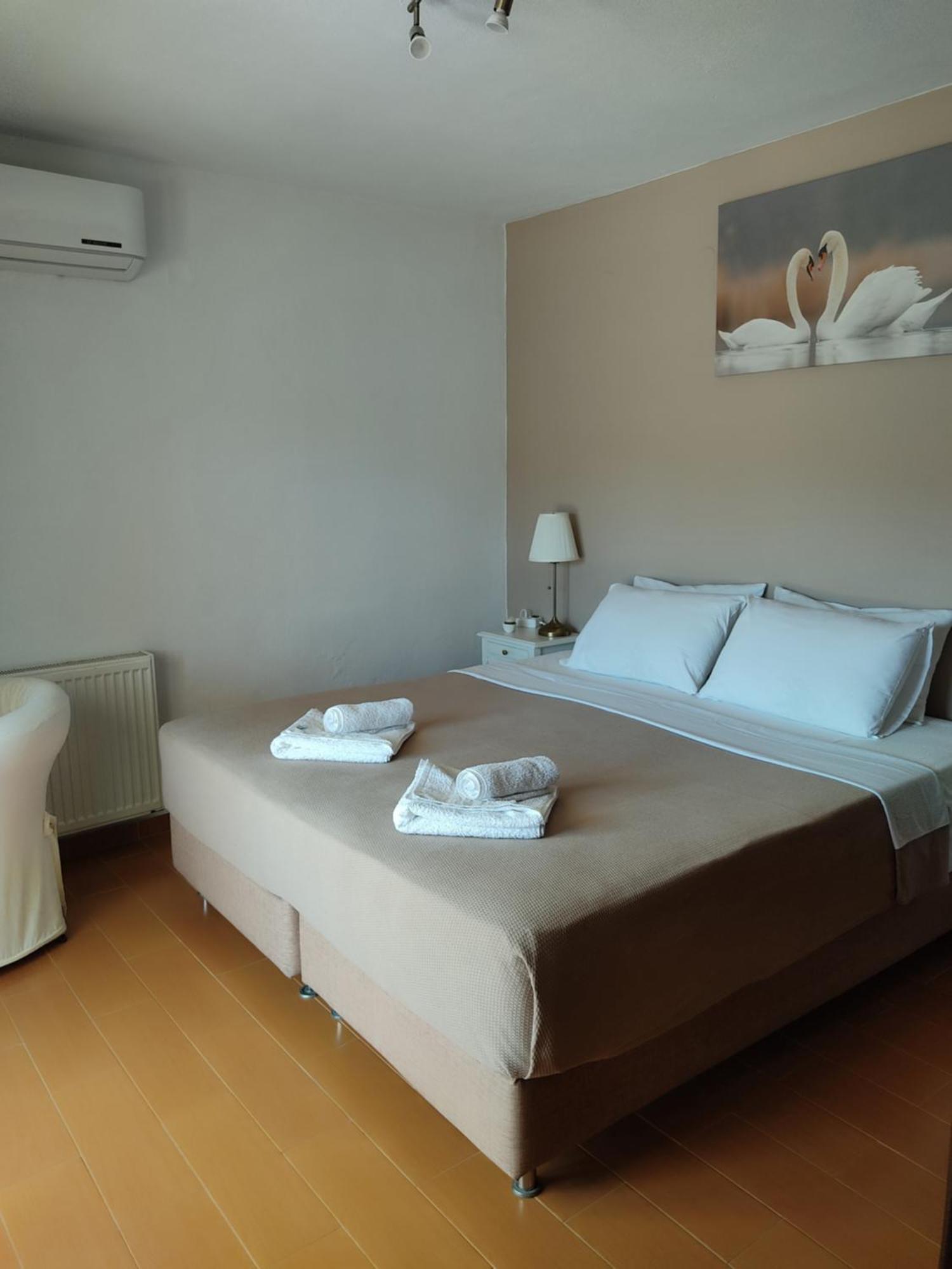 Bozikis House! A Cosy Apartment In The City Centre Skiathos Exterior photo