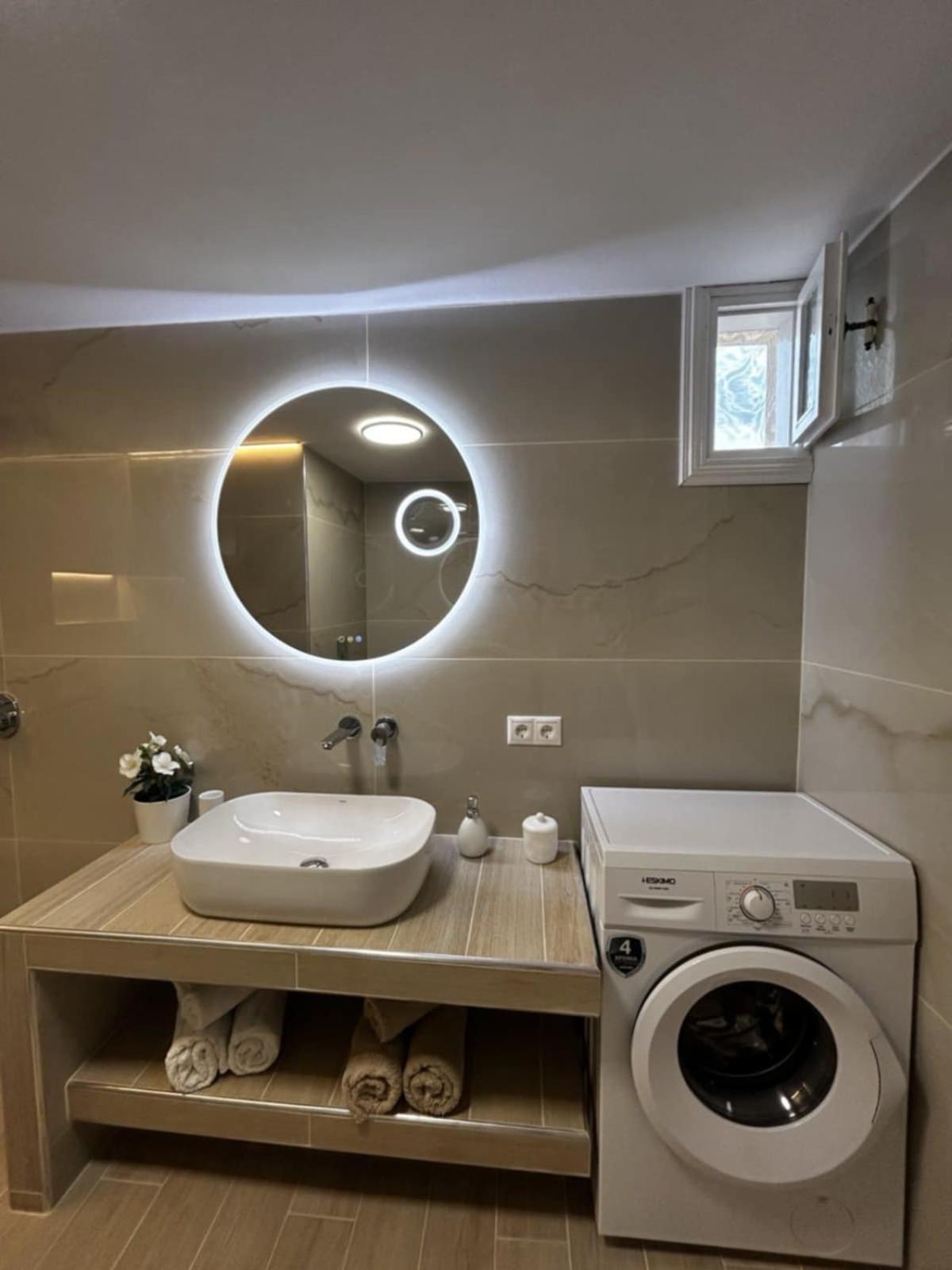 Bozikis House! A Cosy Apartment In The City Centre Skiathos Exterior photo